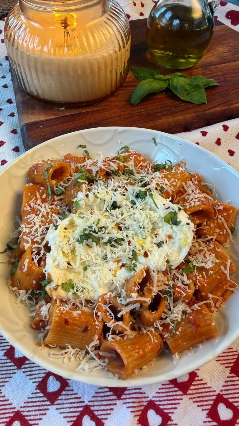 Creamy Burrata Vodka Rigatoni (for One)