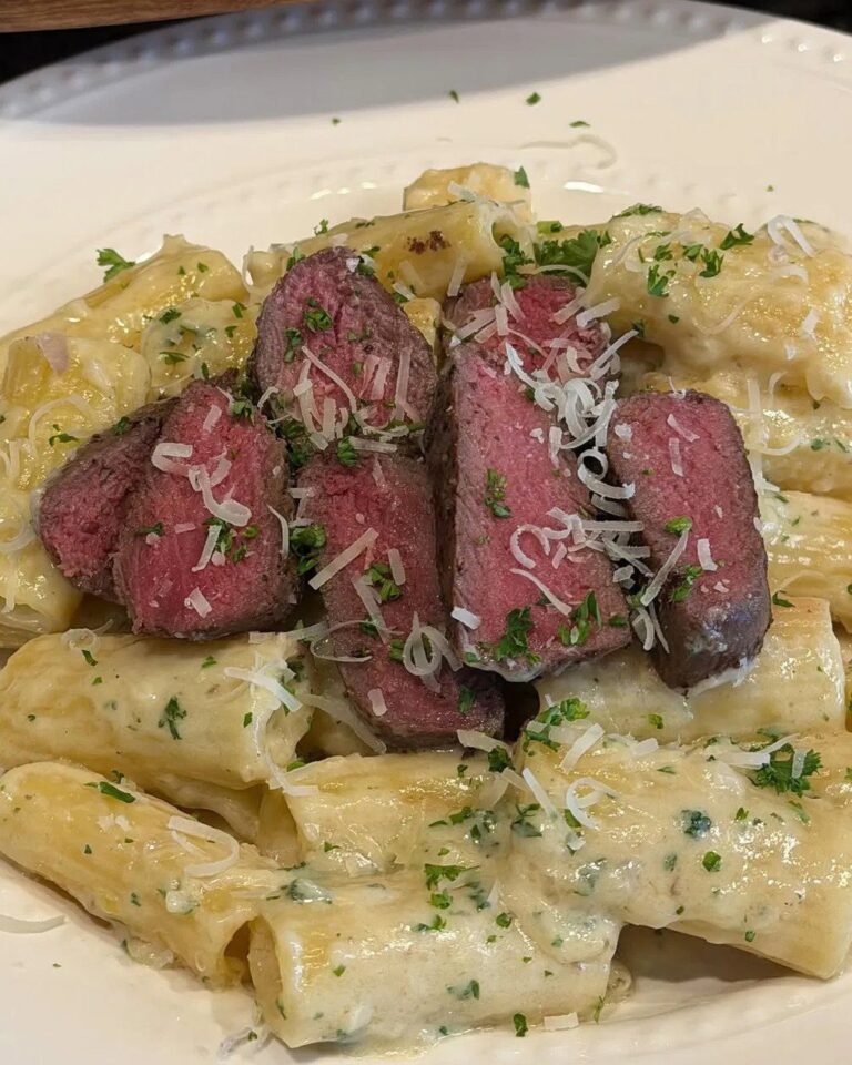 Creamy Garlic Parmesan Steak Pasta