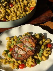 Creamy Pesto Garden Pasta