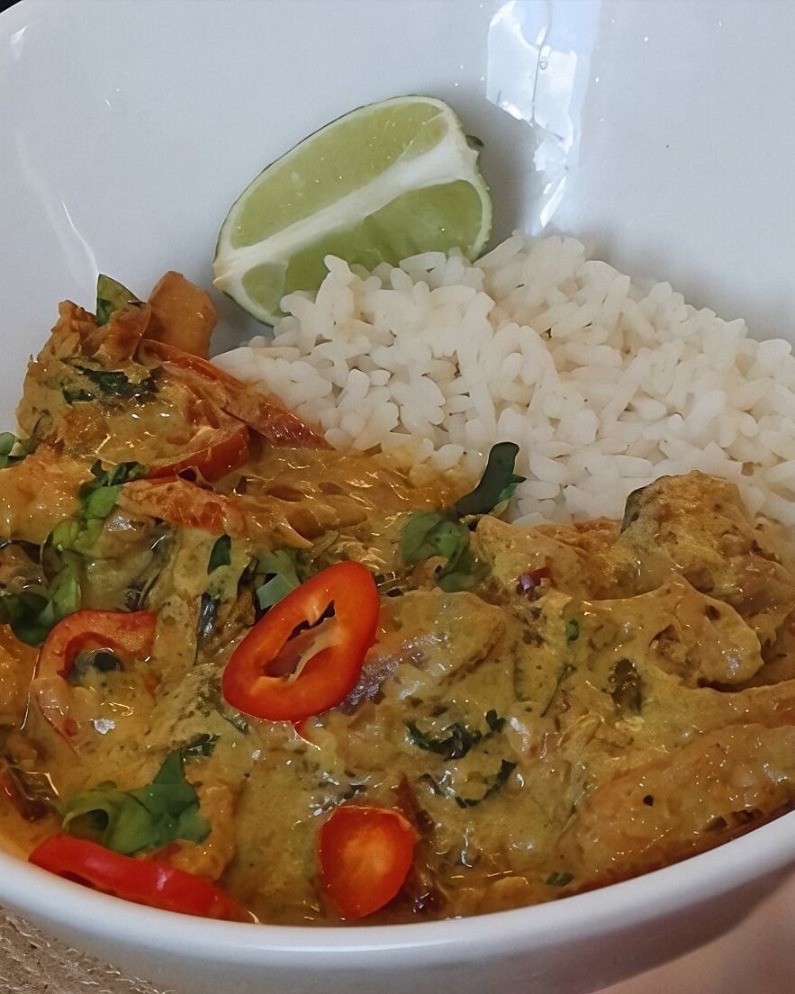 Creamy Thai Coconut Chicken Curry