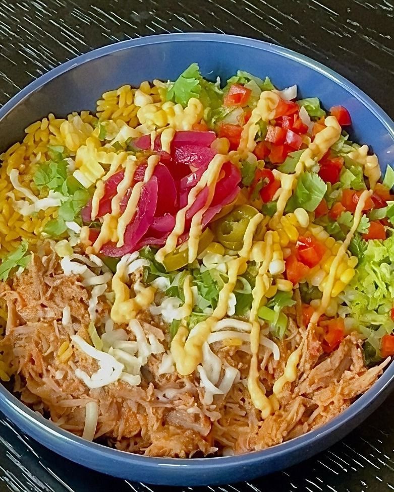 Easy Crockpot Carnitas Bowls