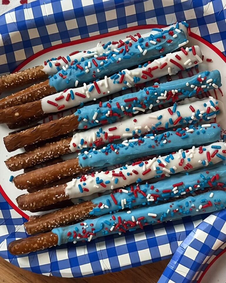 Red, White & Blue Chocolate-Covered Pretzels